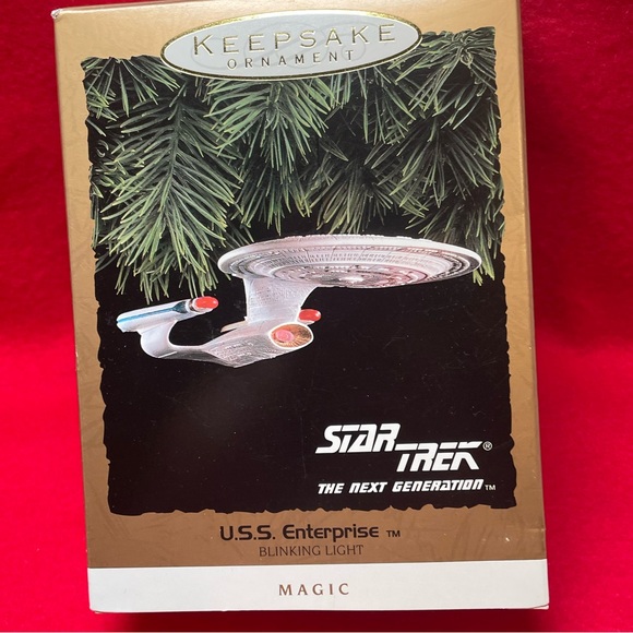 Star Trek U.S.S Enterprise Hallmark Ornament - Picture 1 of 9